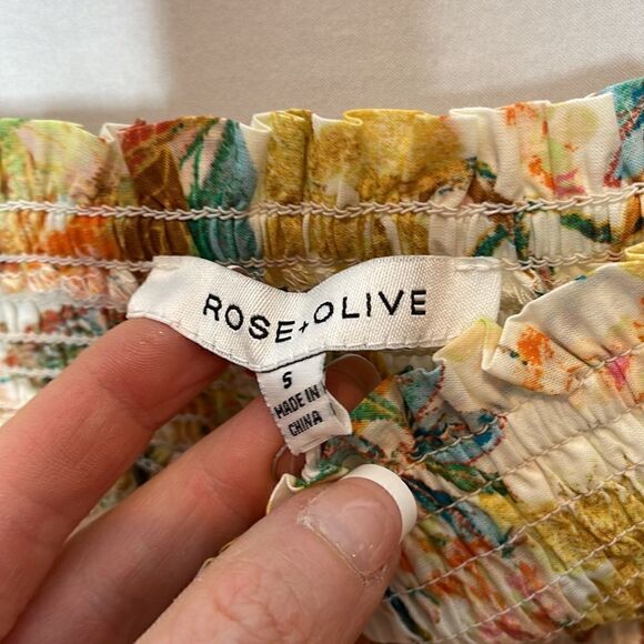 Rose & Olive Hawaiian Smocked Crop Top. Size Small. New. - Picture 3 of 7